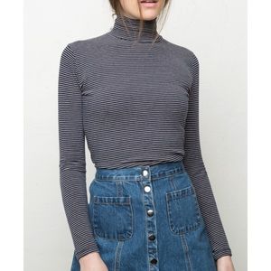 Brandy Melville Stripped Turtleneck!